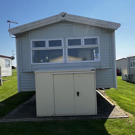 Отель Moonstone Lymington Лейсдаун-он-Си Экстерьер фото