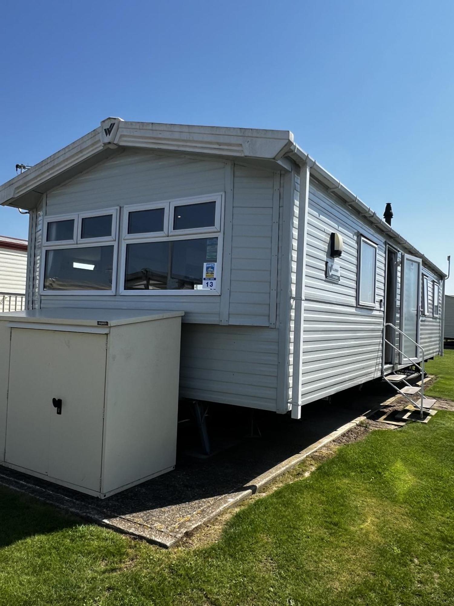 Отель Moonstone Lymington Лейсдаун-он-Си Экстерьер фото